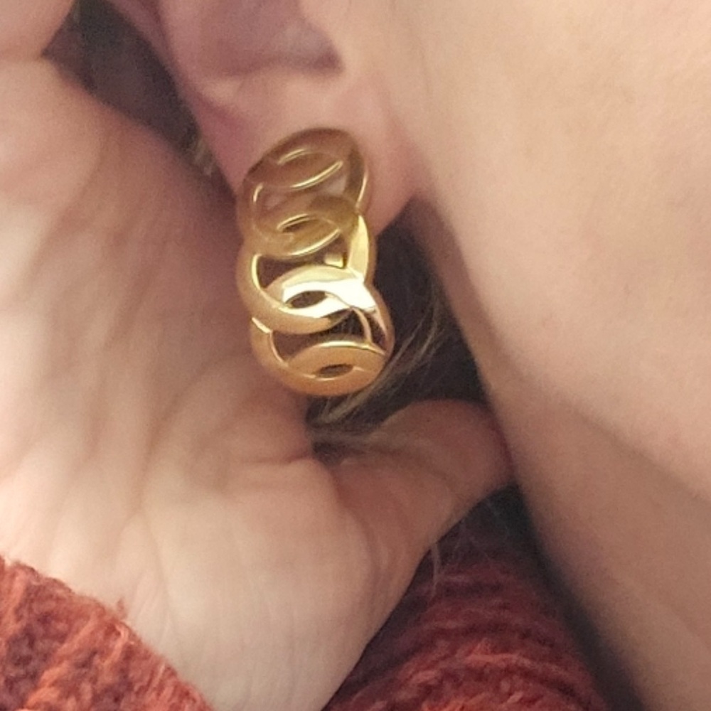 Salvatore Ferragamo Elegant Gold Loop Earrings - Picture 4 of 15